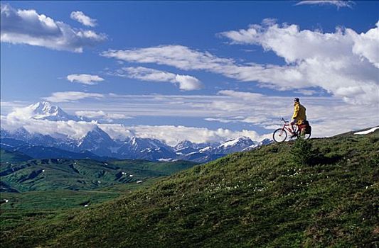 山地车手,麦金利山,背景