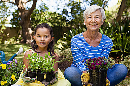 头像,微笑,女孩,孙女,坐,拿着,植物,后院