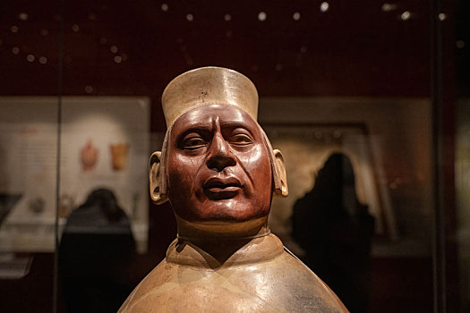 秘鲁拉斯瓦卡斯博物馆莫切文化陶大型人像罐