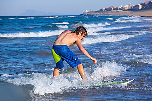 男孩,冲浪,波浪,海滩,享受,有趣
