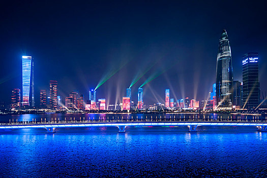 中国广东深圳后海中心区都市夜景
