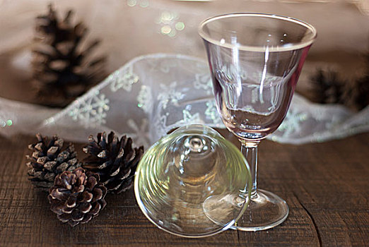 两个,葡萄酒杯,圣诞装饰