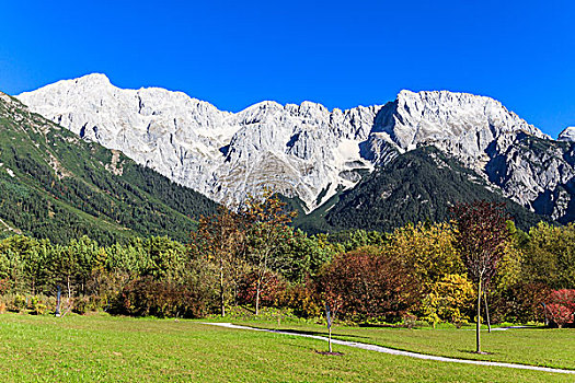 美女,山景