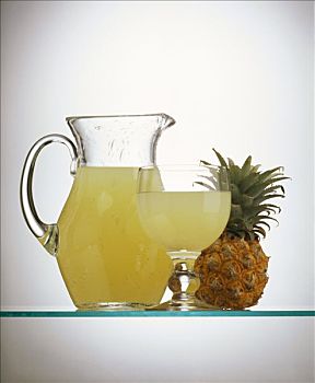 菠萝汁,玻璃杯,水罐,菠萝