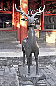 故宫储秀宫里的铜鹿