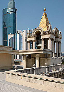 上海展览中心原名,中苏友好大厦,俄式建筑