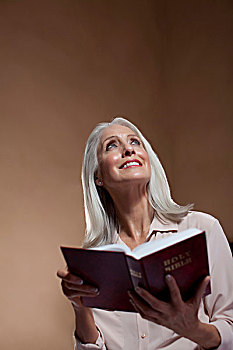 老女人,读,圣经