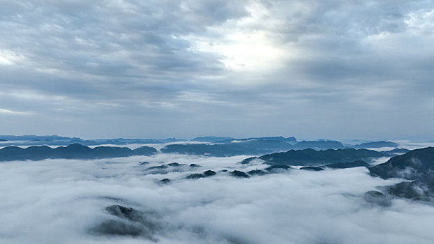 重庆酉阳,平流雾漫美乡村