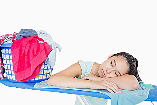 女人,睡觉,熨衣板,靠近,篮子,满,洗衣服,白色,背影