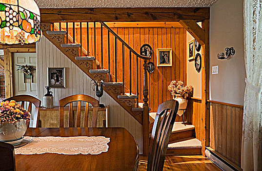 桌子,椅子,楼梯,餐厅,楼上,地面,老,木质,侧面,住宅,家,魁北克,加拿大