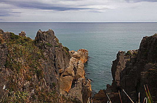 新西兰薄饼岩pancakerocks,新西兰千层饼岩石公园