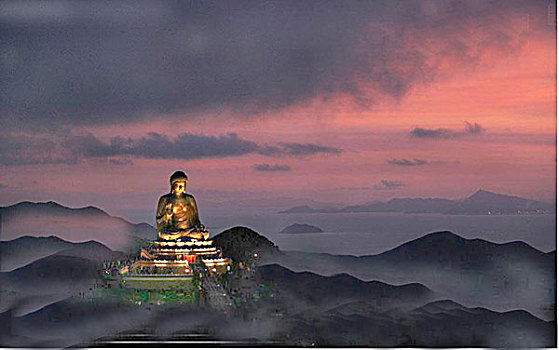 1993年底在香港大屿山建成的天坛大佛,是当时世界最大的露天青铜佛