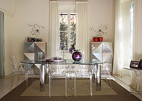 就餐,玻璃桌,灵异,椅子,柜子,光泽,银,建筑