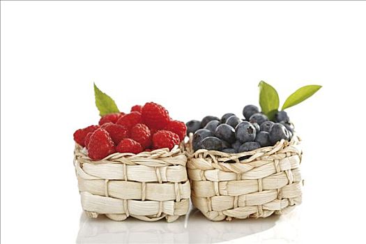 树莓,蓝莓,纤维编织篮