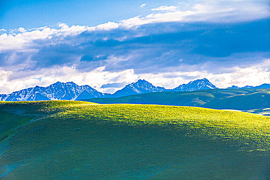 新疆喀拉峻草原风光