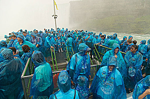 尼亚加拉瀑布,安大略省,蓝色,雨衣,游客,乘坐,雾中少女号,船,瀑布,加拿大