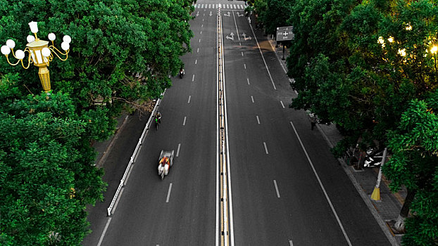 道路