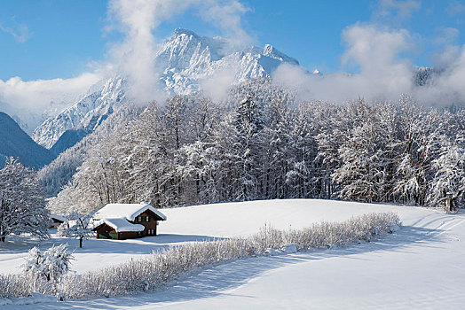 冬季风景,积雪,木屋,背影,贝希特斯加登地区,上巴伐利亚,巴伐利亚,德国,欧洲