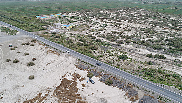 塔里木盆地沙漠公路