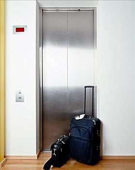 手提箱,户外,电梯
