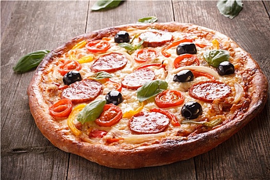 比萨饼,意大利腊肠,蔬菜,老,木质背景