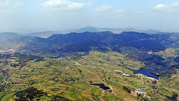 山东省日照市,秀美山川色彩斑斓,江北醉美梯田尽显山河秀丽