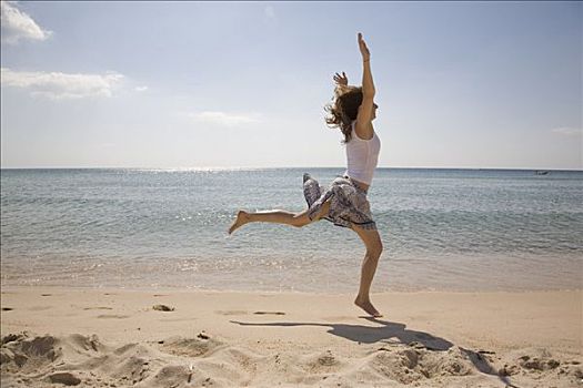 女人,跳跃,空中,海滩,萨丁尼亚,意大利