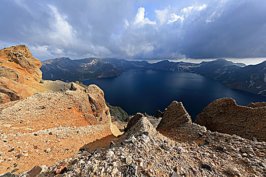 长白山天文峰火山熔岩