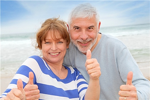 高兴,老年,夫妻,竖大拇指,海滩