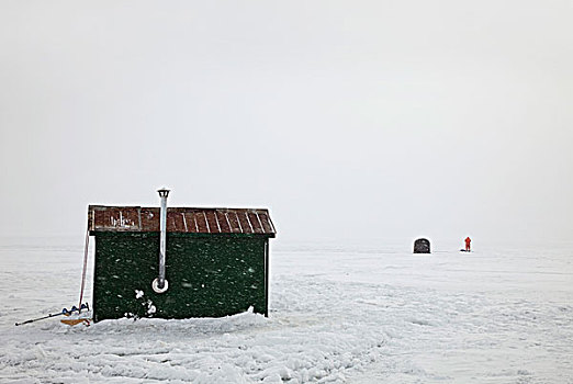 冰上钓鱼,加拿大