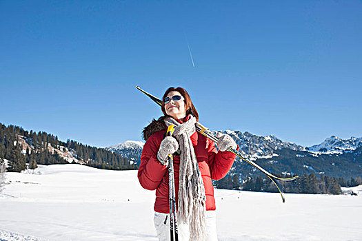 女人,越野,滑雪,肩部,山峦