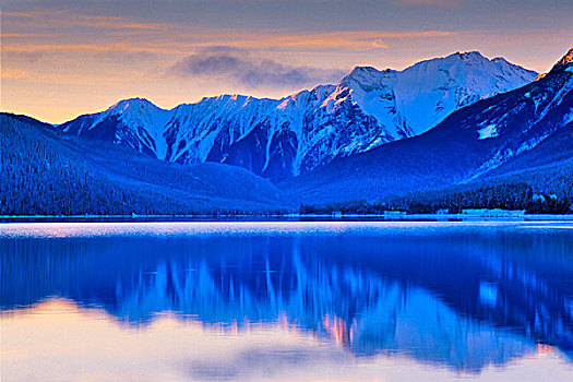 反射,山脉,水中,罗布森山省立公园,不列颠哥伦比亚省,加拿大