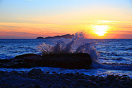 礁石海浪