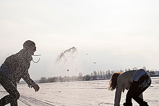 年轻,情侣,玩,积雪,地点