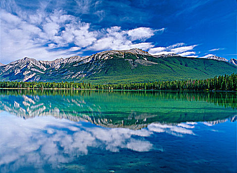 云,反射,湖,山脉,背景,碧玉国家公园,艾伯塔省,加拿大