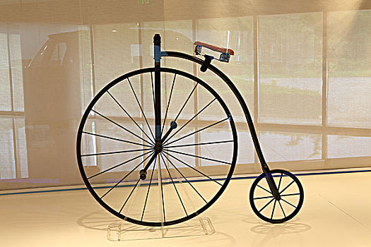世界上第一辆自行车,模型
