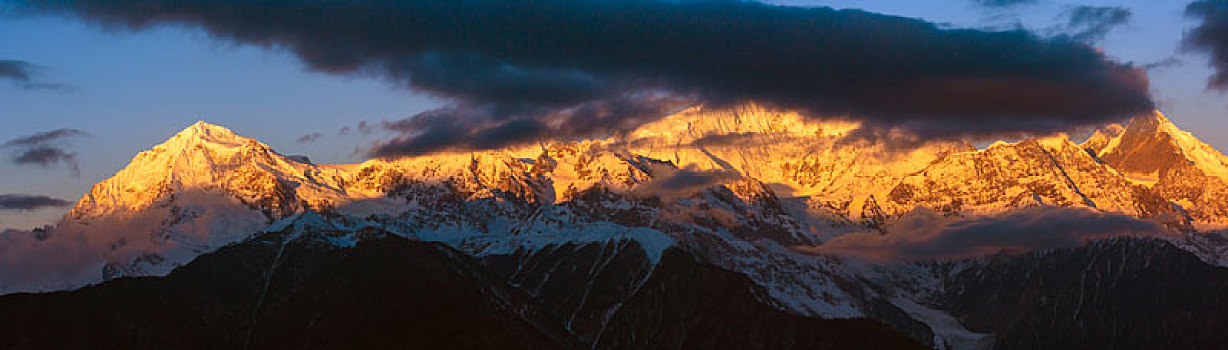 梅里雪山