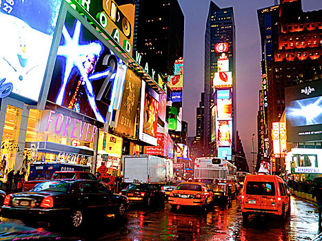 美国,纽约,时代广场,夜晚,雨天