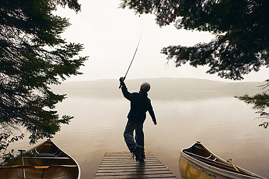男孩,钓鱼,码头,早,早晨,阿尔冈金公园,安大略省,加拿大