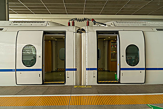 http://www.qunran.cn/html/23f4199935.html