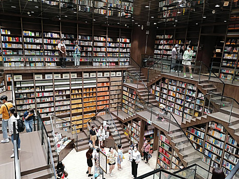 重庆,最美书店,钟书阁,触手可及满天星空