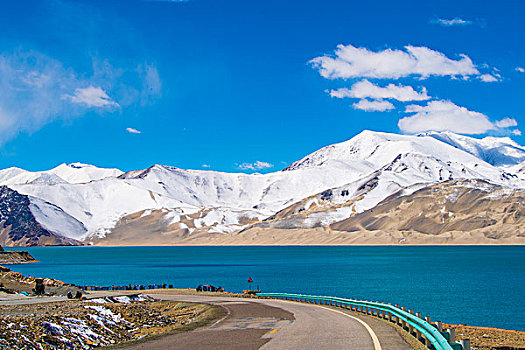 新疆,雪山,湖泊,公路