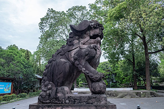 四川德阳广汉房湖公园广汉文庙孔庙棂星门外石狮子雕像
