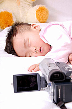 宝宝睡眠录像