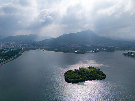 航拍济南卧虎山水库