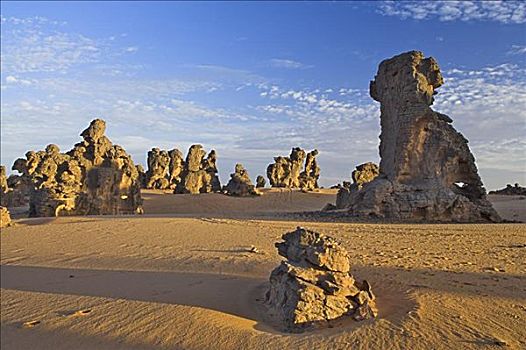 岩石构造,利比亚