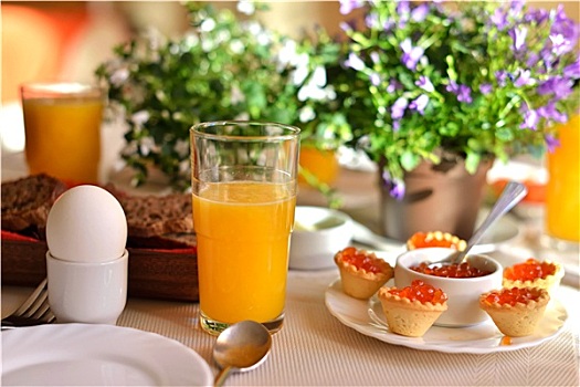 喜庆,欧式早餐,红色,鱼子酱,半熟,蛋,橙汁