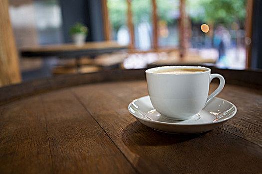 咖啡杯,木桌子,咖啡