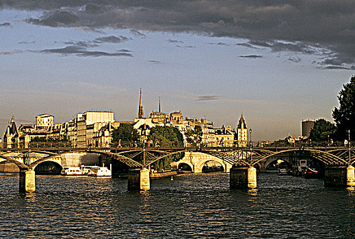法国,巴黎,艺术桥,背影