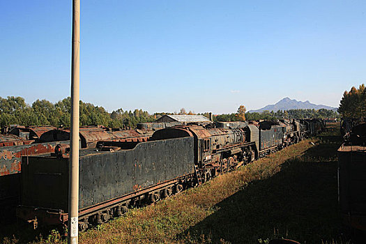中国吉林新站废弃的蒸汽机车